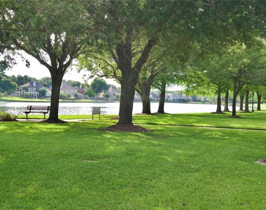 1839 Lake Winds Dr - Photo Thumbnail 31