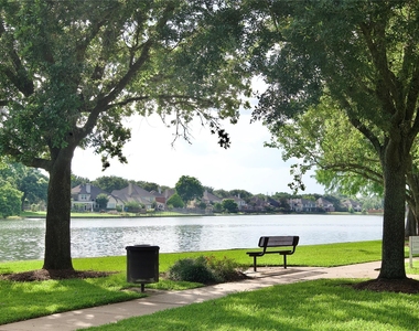1839 Lake Winds Dr - Photo Thumbnail 32