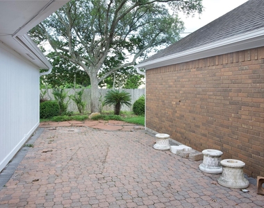 1839 Lake Winds Dr - Photo Thumbnail 4