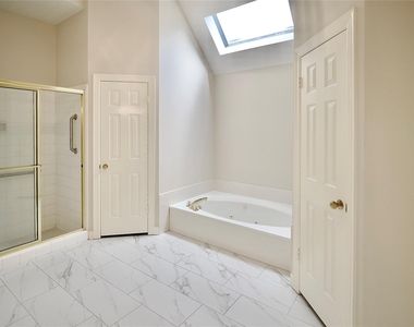 1839 Lake Winds Dr - Photo Thumbnail 24
