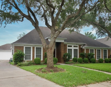 1839 Lake Winds Dr - Photo Thumbnail 2