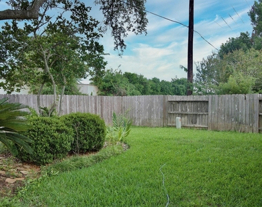 1839 Lake Winds Dr - Photo Thumbnail 5