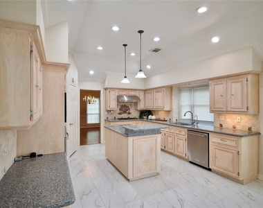 1839 Lake Winds Dr - Photo Thumbnail 11