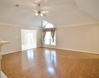 1839 Lake Winds Dr - Photo Thumbnail 13