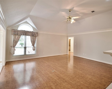 1839 Lake Winds Dr - Photo Thumbnail 14