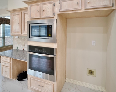 1839 Lake Winds Dr - Photo Thumbnail 9