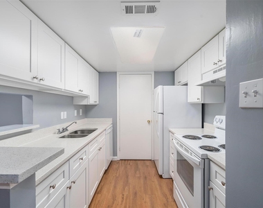 6415 South Lake Houston Parkway - Photo Thumbnail 3