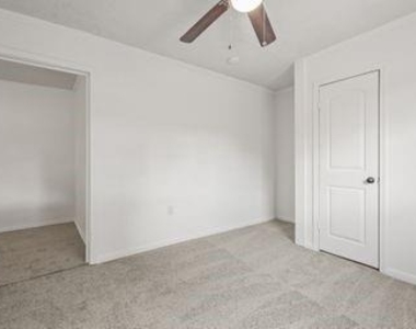 602 S 3rd Street - Photo Thumbnail 7