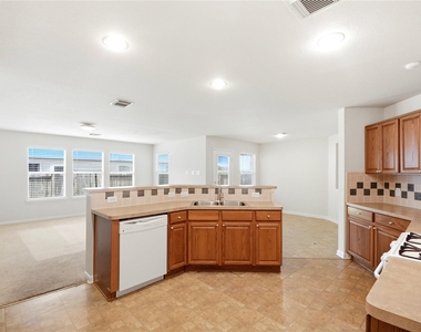 526 Remington Lodge Court - Photo Thumbnail 19