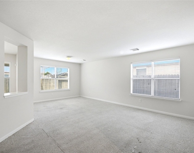 526 Remington Lodge Court - Photo Thumbnail 12