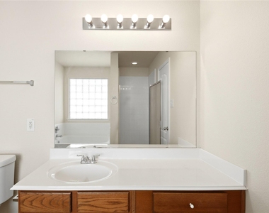 526 Remington Lodge Court - Photo Thumbnail 33