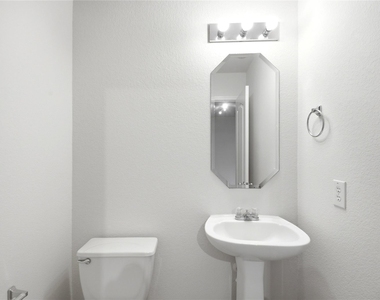 526 Remington Lodge Court - Photo Thumbnail 10
