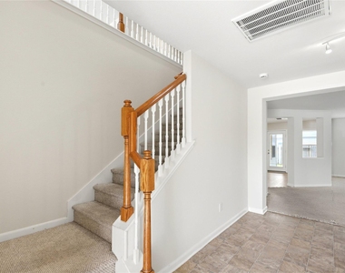 526 Remington Lodge Court - Photo Thumbnail 6