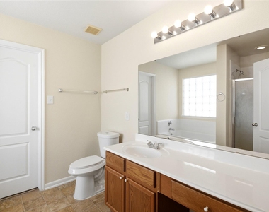 526 Remington Lodge Court - Photo Thumbnail 32