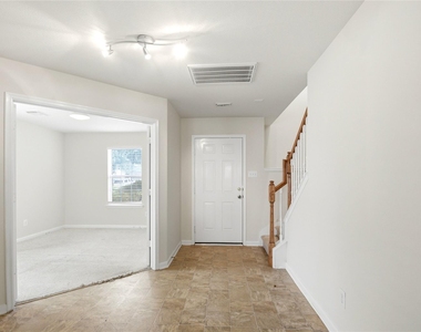 526 Remington Lodge Court - Photo Thumbnail 11