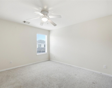 526 Remington Lodge Court - Photo Thumbnail 37