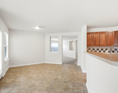 526 Remington Lodge Court - Photo Thumbnail 16