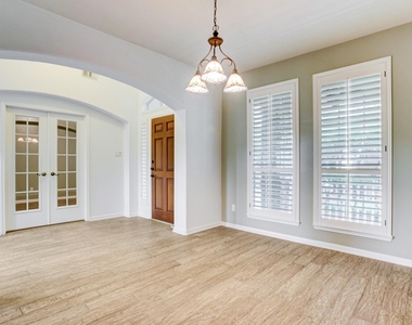 10410 Five Oaks Court - Photo Thumbnail 12
