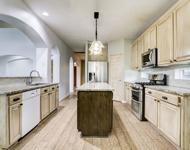 10410 Five Oaks Court - Photo Thumbnail 17