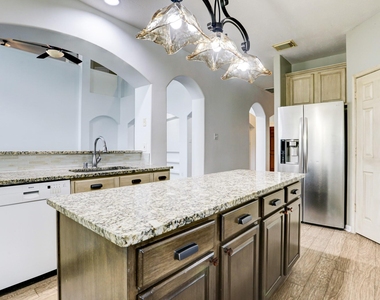 10410 Five Oaks Court - Photo Thumbnail 19