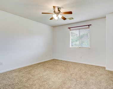 10410 Five Oaks Court - Photo Thumbnail 30