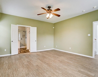 10410 Five Oaks Court - Photo Thumbnail 24