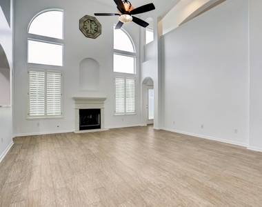 10410 Five Oaks Court - Photo Thumbnail 13