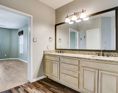 10410 Five Oaks Court - Photo Thumbnail 27