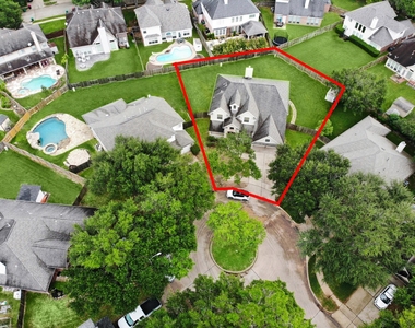 10410 Five Oaks Court - Photo Thumbnail 2