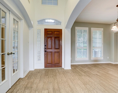 10410 Five Oaks Court - Photo Thumbnail 7