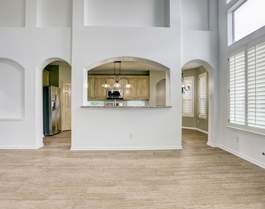 10410 Five Oaks Court - Photo Thumbnail 16