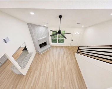 6706 Dinner Creek Court - Photo Thumbnail 2