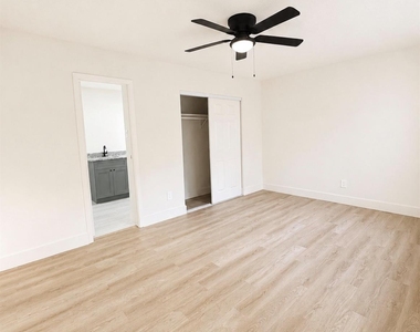 6706 Dinner Creek Court - Photo Thumbnail 6