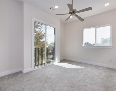 645 W 16th Street - Photo Thumbnail 20