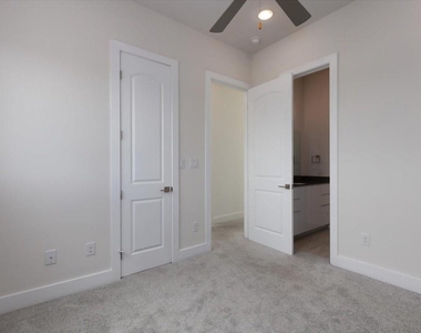 645 W 16th Street - Photo Thumbnail 19