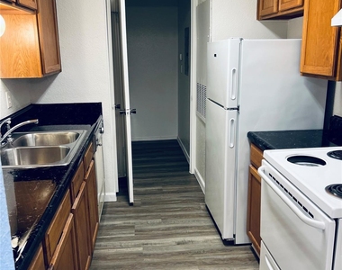 9700 Leawood Boulevard - Photo Thumbnail 6
