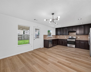 21415 Sagrantino Court - Photo Thumbnail 13