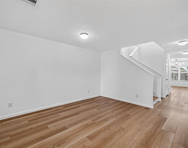 21415 Sagrantino Court - Photo Thumbnail 6
