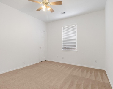 3611 Rocky Ledge Lane - Photo Thumbnail 14