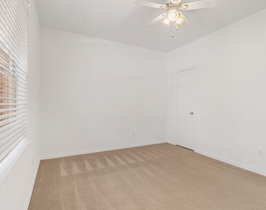 3611 Rocky Ledge Lane - Photo Thumbnail 18