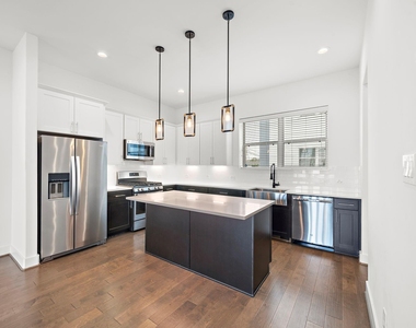 2603 Hutchins - Photo Thumbnail 16