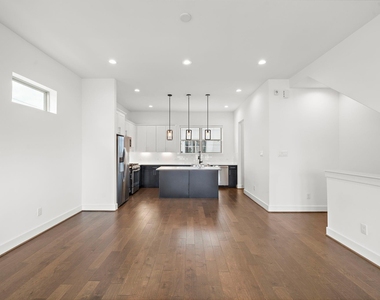 2603 Hutchins - Photo Thumbnail 15