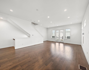 2603 Hutchins - Photo Thumbnail 11