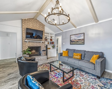 8426 Edgemoor Drive - Photo Thumbnail 8