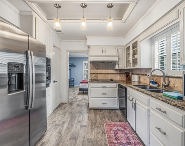 8426 Edgemoor Drive - Photo Thumbnail 11