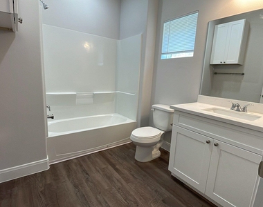 832 Elkhart Street - Photo Thumbnail 15