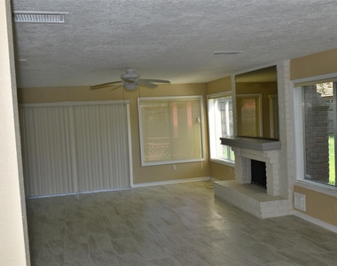 2930 Colony Drive - Photo Thumbnail 9