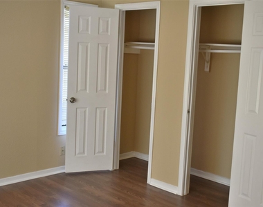2930 Colony Drive - Photo Thumbnail 10