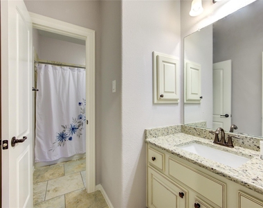 4711 Derbywood Glen Lane - Photo Thumbnail 39