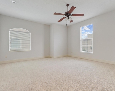 2418 Ralph Street - Photo Thumbnail 4